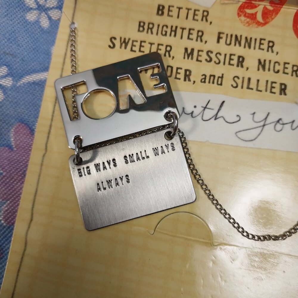 3159 Set of Two Necklaces On Greeting Cards From Hallmark - Picture 3 of 7